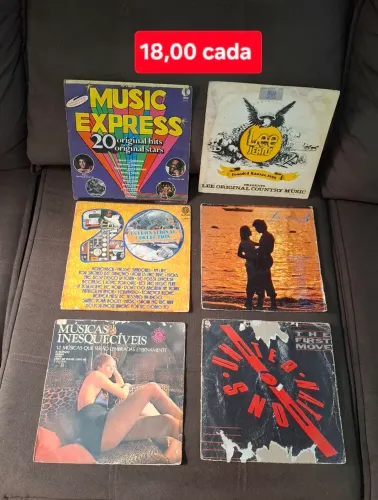 Desapegando 30 Discos de vinil vários ritmos.