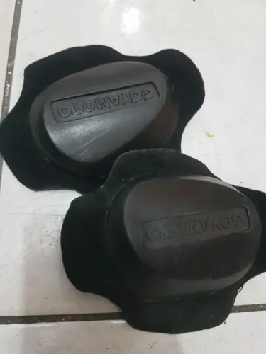 Saboneteiras ou raspador de macações de couro moto sport GOYAMOTO