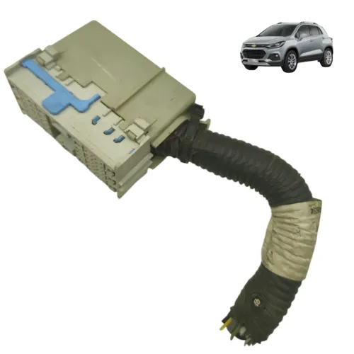Plug conector módulo caixa fusível GM Tracker 1.4 Turbo 2017