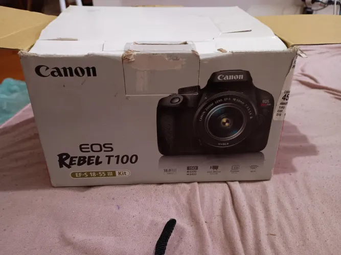 Máquina fotográfica Canon EOS Rebel t 100