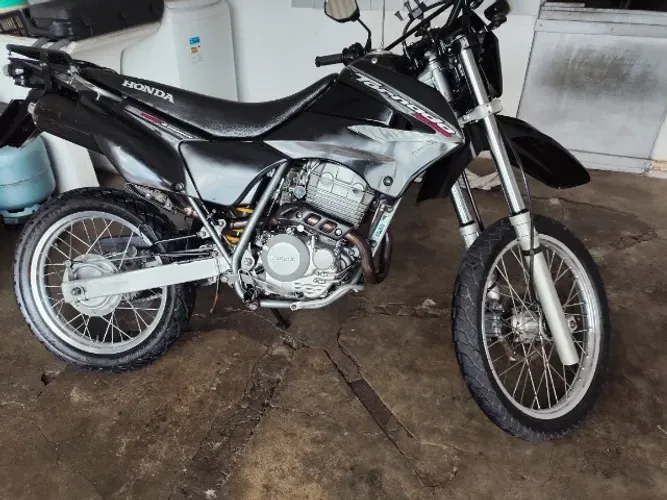 Tornado 250 relíquia só pegar e andar.