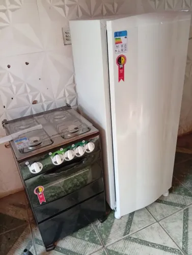 Kit fogão e geladeira em excelente estado 