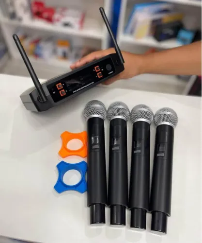 Kit com 4 microfones sem fio perfeito para show igreja
