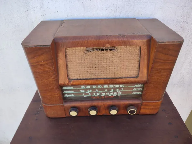 rádio antigo