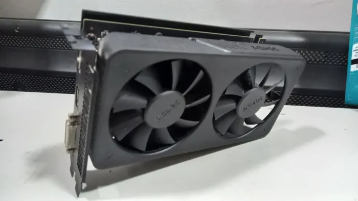 Placa de Vídeo Dual Fan pcyes PVEX5504GBDFBR - Ótima Performance!