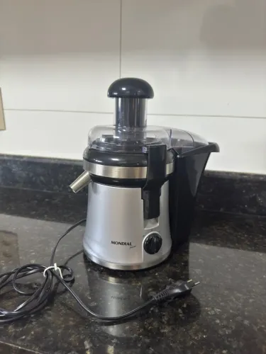 Centrífuga de alimentos Mondial juicer