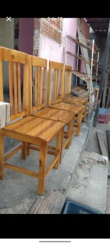 Conjunto de cadeiras de madeira - novas!