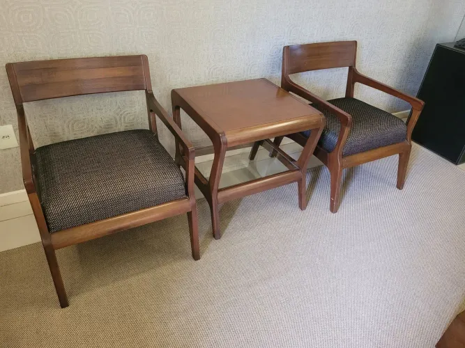 Conjunto de Poltronas com mesa Mazotti