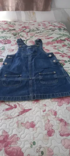 Jardineira infantil jeans 40 reais 