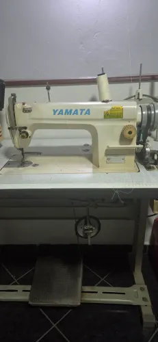 Vendo Máquina de Costura Reta Industrial Yamata FY8500