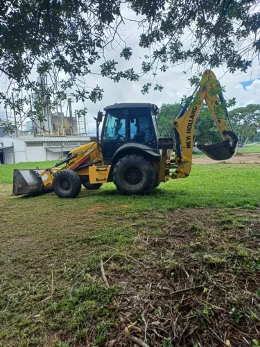 Vendo retroescavadeira