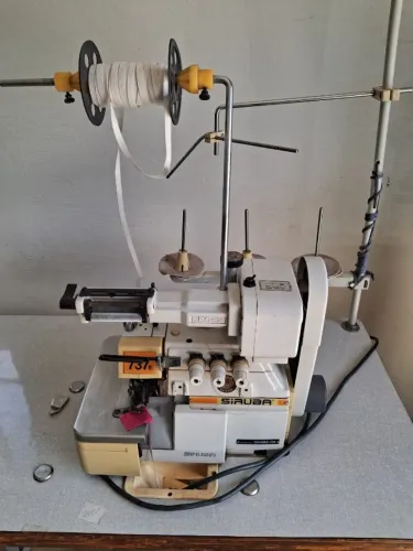 Máquina Overloque Siruba 737E com Zeromax