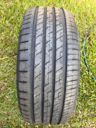 Pneu Goodyear Wrangler 235/45 R19