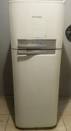 Geladeira Electrolux Frost Free DF50 - 430 Litros (Painel Digital)