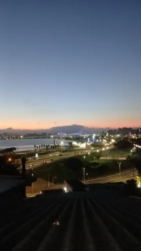 alugo kitinete a 15 minutos do centro de Florianópolis à pé