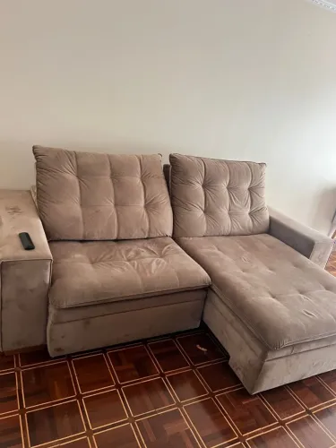 Sofá retrátil com baú