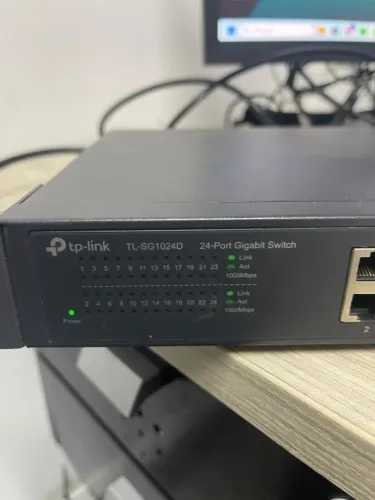 Switch TP-LINK TL-SG1024D Gigabit 24 Portas de Mesa ou Montavel em