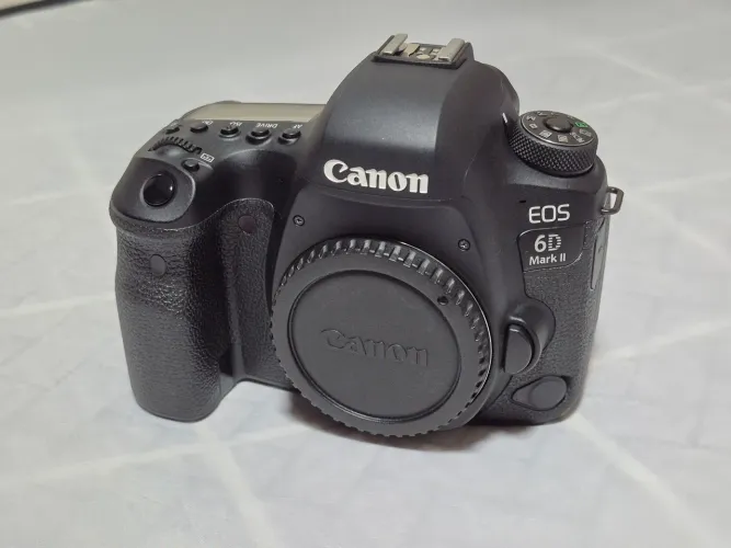 CÂMERA CANON 6D MARK II