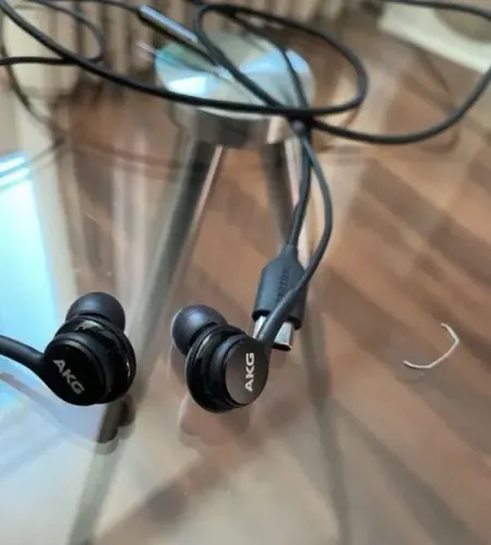Fone de ouvido Samsung Akg
