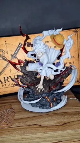 ACTION FIGURE LUFFY GEAR 5 30CM EM RESINA FEITO A MÃO