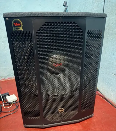 Subwoofer Leacs SLI Invoked 18 Ativo 