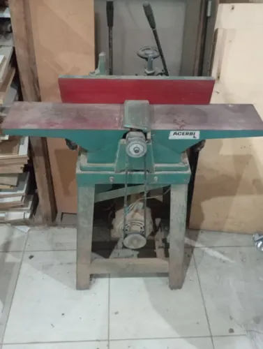 Vendo plaina Arcebi com furadeira horizontal e lixadeira