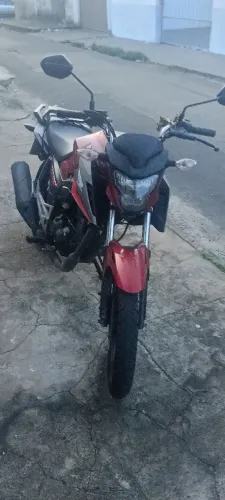 Vende-se uma Titan 160
