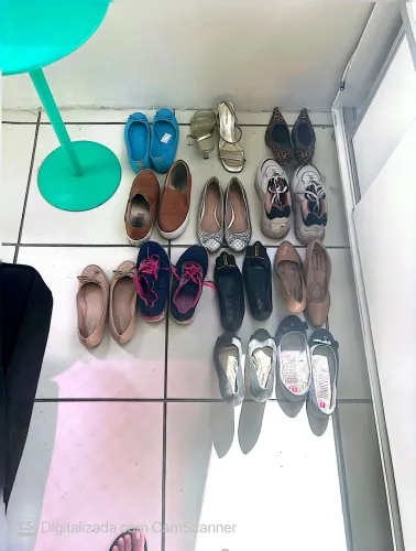 Sapatos por 20 reais cada