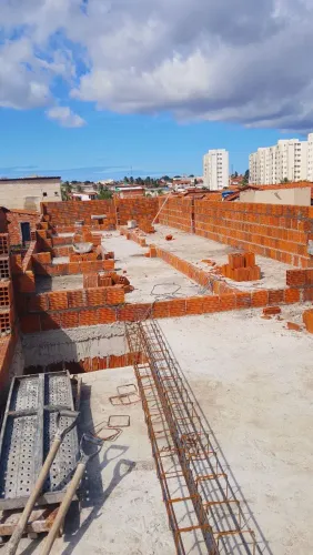 Pedreiro disponível 