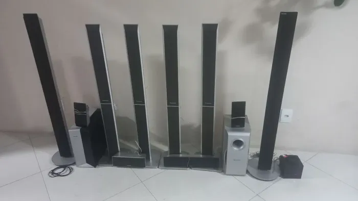 Caixas de som torre usadas