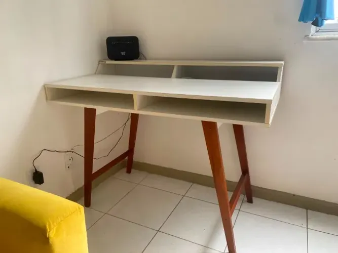 escrivaninha branca