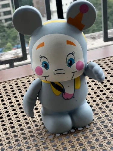 Boneco colecionável em vinil