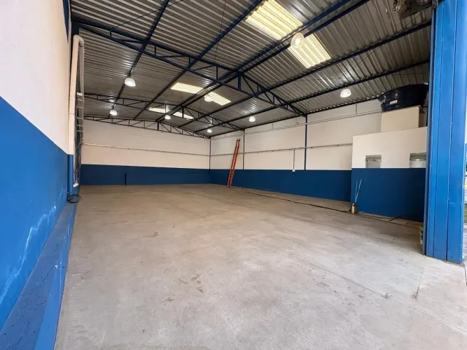 Galpão para locação 220 m² no bairro Tijuca - Contagem - MG