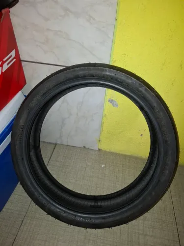 Pneu de moto aro 17