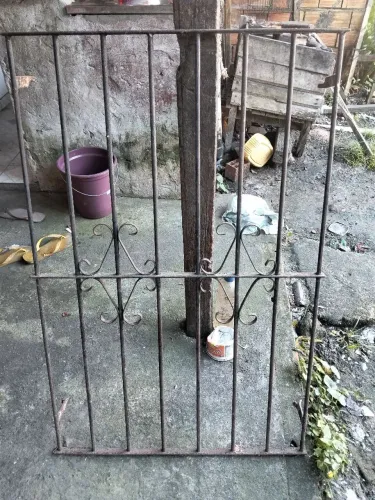 Vendo uma grade de janela tamanho 75 X 1.14 tel *