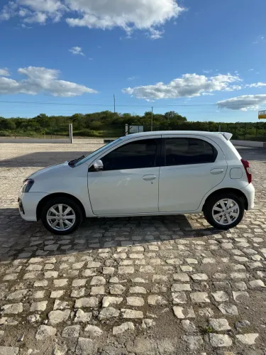 Toyota Etios X Plus 1.5 Flex 16V 5P Mec. 2020