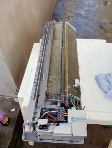 Estou vendendo um ar condicionado com todo o material instalado funcionando perfeito