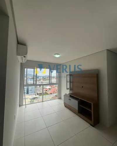 Apartamento com 03 Dormitórios no Bairro São João