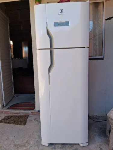 Vendo geladeira frostfree Eletrolux para concerto