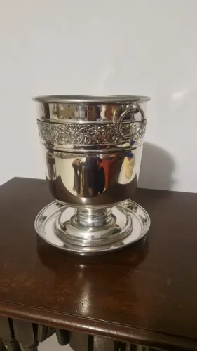 Champanheira Banhada a Prata com Prato Base Decorativo