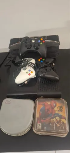 Xbox 360 com 160 jogos