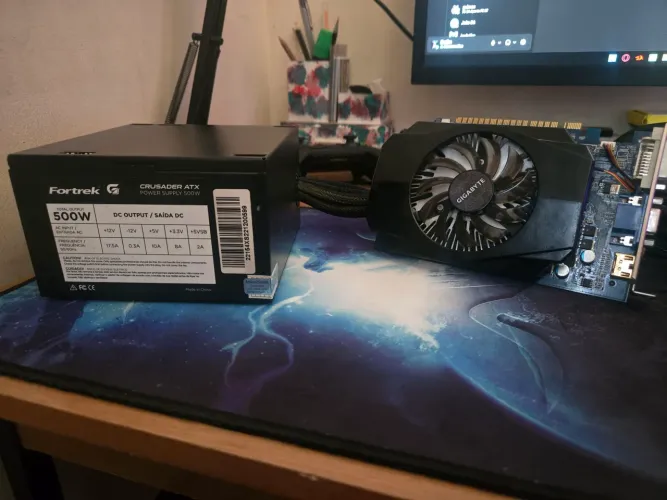 Kit Fonte Fortrek 500W e placa de video Nvidia GT 440
