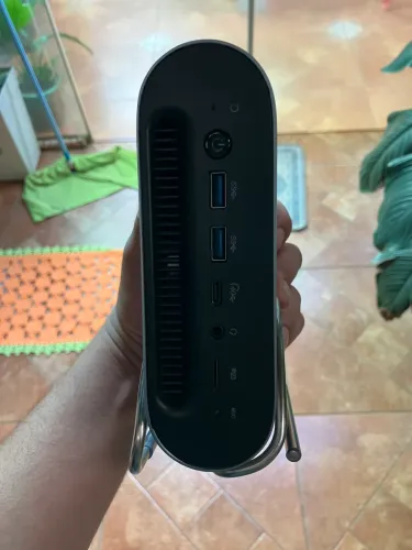 Mini PC Ryzen 7 8845HS Radeon 780m