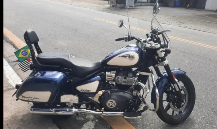 Royal Enfield  com Vários Acessórios