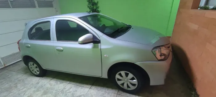 Toyota Etios X 1.3 Flex 16V 5P Mec. 2014