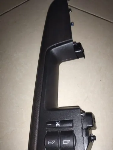 Comando dos vidros elétricos Ford Focus 2011 com console