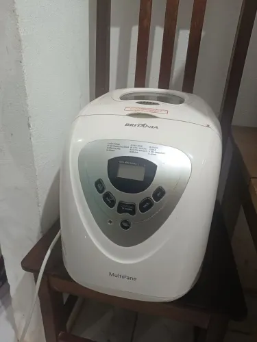 Máquina de Fazer Pão Britânia. 