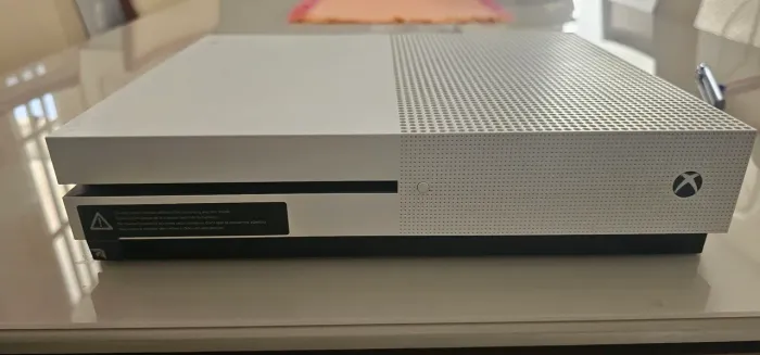 Xbox One S