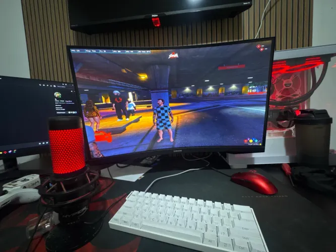 PC GAMER HIGHT END