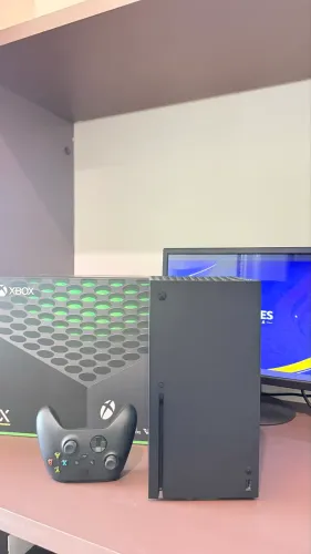 Xbox Séries X (C/Leitor) - PERFEITO
